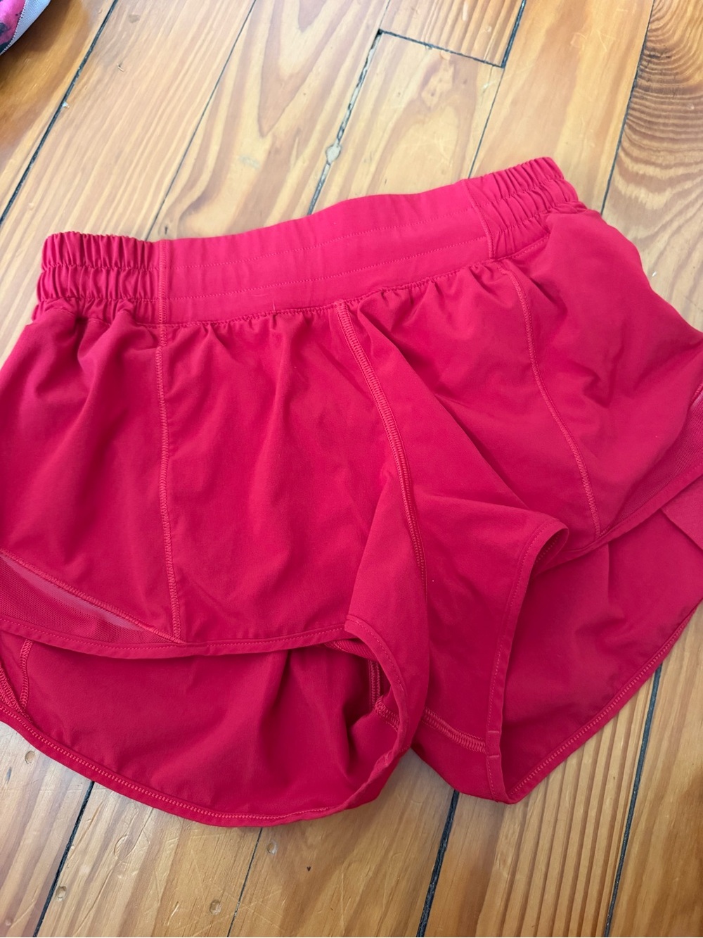 Lululemon Women’s Active Red Running Shorts 4 2.5”